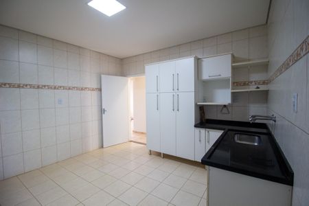 Casa para alugar com 150m², 3 quartos e 1 vagaCozinha