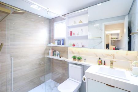 Apartamento à venda com 67m², 2 quartos e 2 vagas Apartamento à venda com 67m², 2 quartos e 2 vagasBanheiro da Suíte