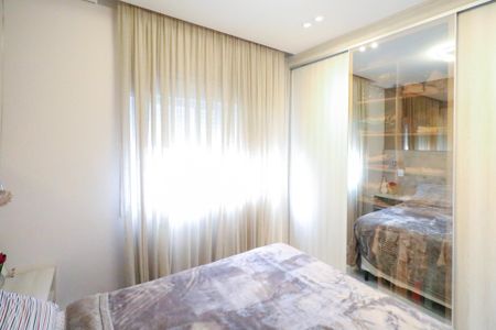 Apartamento à venda com 67m², 2 quartos e 2 vagas Apartamento à venda com 67m², 2 quartos e 2 vagasSuíte