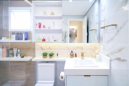 Apartamento à venda com 67m², 2 quartos e 2 vagas Apartamento à venda com 67m², 2 quartos e 2 vagasBanheiro da Suíte