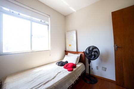 Quarto 1 de apartamento à venda com 2 quartos, 80m² em Sagrada Família, Belo Horizonte