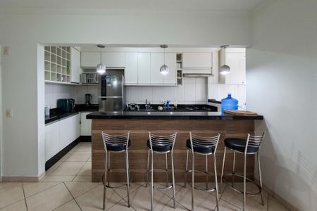 Apartamento para alugar com 72m², 2 quartos e 2 vagasCozinha