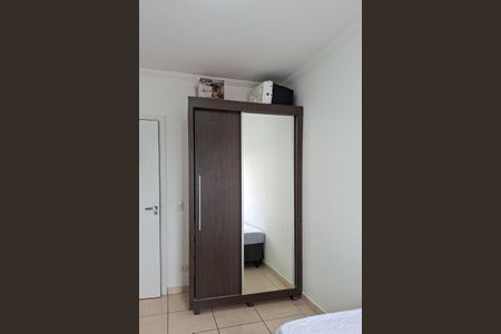 Apartamento para alugar com 72m², 2 quartos e 2 vagasQuarto