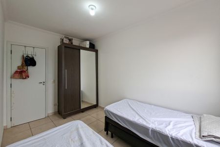 Apartamento para alugar com 72m², 2 quartos e 2 vagasQuarto