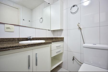 Apartamento à venda com 71m², 3 quartos e 2 vagasBanheiro da Suíte