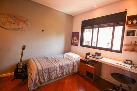 Apartamento à venda com 158m², 4 quartos e 2 vagasSuíte 1