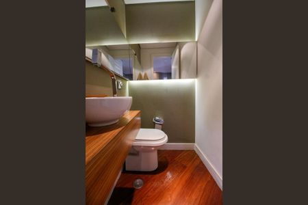 Apartamento à venda com 158m², 4 quartos e 2 vagasLavabo