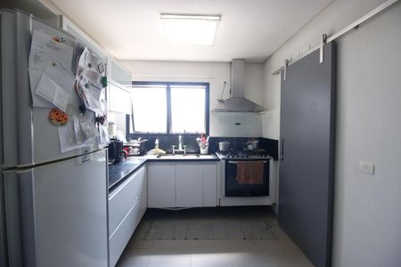 Apartamento à venda com 158m², 4 quartos e 2 vagasCozinha