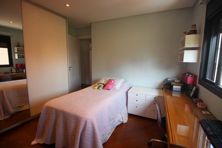 Apartamento à venda com 158m², 4 quartos e 2 vagasSuíte 2