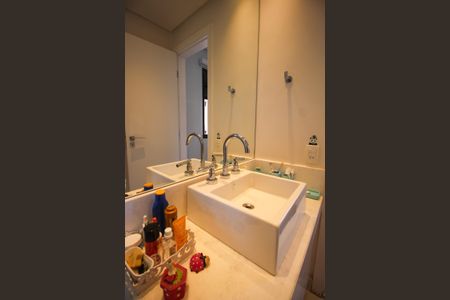 Apartamento à venda com 158m², 4 quartos e 2 vagasBanheiro da Suíte 2