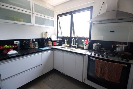 Apartamento à venda com 158m², 4 quartos e 2 vagasCozinha