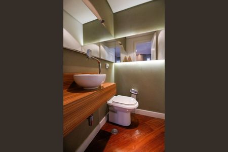 Apartamento à venda com 158m², 4 quartos e 2 vagasLavabo