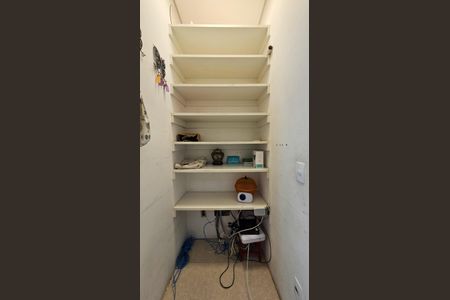 Casa à venda com 160m², 3 quartos e 2 vagasDespensa