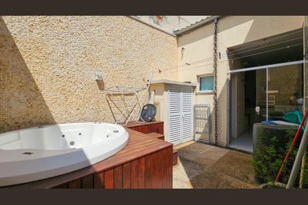 Casa à venda com 160m², 3 quartos e 2 vagasÁrea Externa