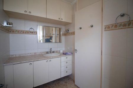 Apartamento à venda com 117m², 3 quartos e 1 vagaBanheiro da Suíte