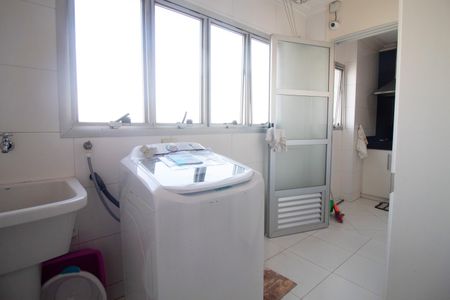 Apartamento à venda com 117m², 3 quartos e 1 vagaÁrea de Serviço