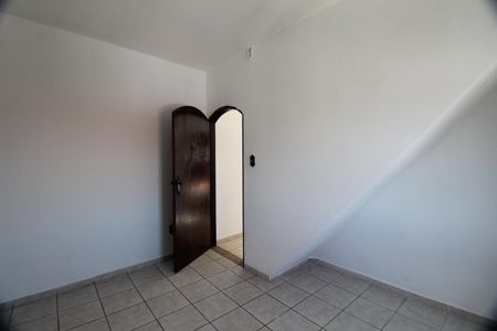 Casa para alugar com 120m², 2 quartos e 2 vagasQuarto