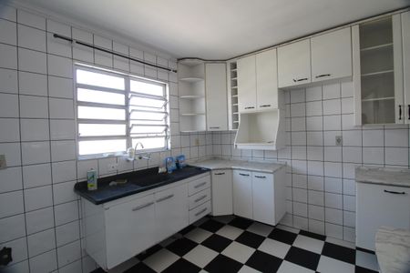 Casa para alugar com 120m², 2 quartos e 2 vagasCozinha