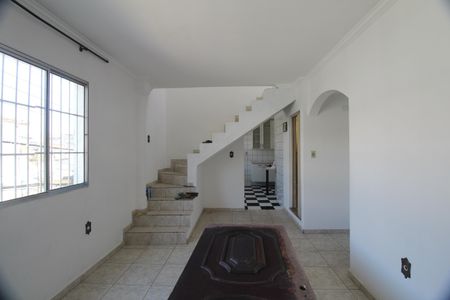 Sala de casa para alugar com 2 quartos, 120m² em Parque Tomas Saraiva, São Paulo