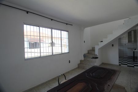 Casa para alugar com 120m², 2 quartos e 2 vagasSala