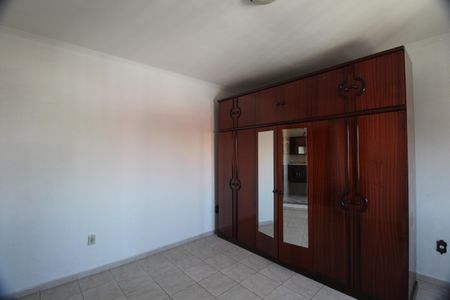 Casa para alugar com 120m², 2 quartos e 2 vagasSuíte