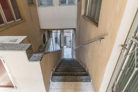 Escada de apartamento para alugar com 2 quartos, 49m² em Colégio, Rio de Janeiro