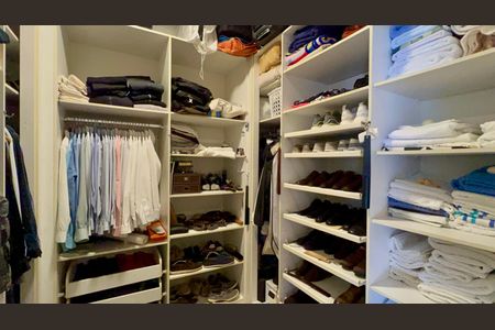 Apartamento para alugar com 264m², 4 quartos e 2 vagasCloset da suíte