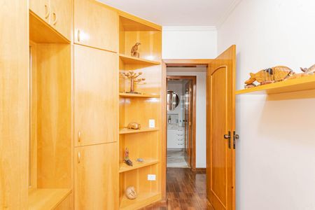 Apartamento à venda com 120m², 3 quartos e 3 vagasQuarto 2