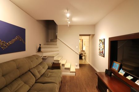 Casa à venda com 216m², 3 quartos e 2 vagasSala