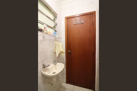 Casa à venda com 216m², 3 quartos e 2 vagasBanheiro de Serviço