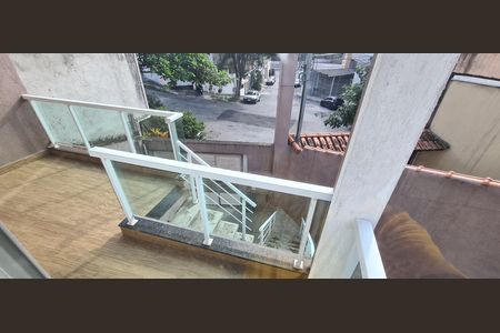 Casa à venda com 405m², 4 quartos e 6 vagas Casa à venda com 405m², 4 quartos e 6 vagasEntrada