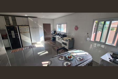 Casa à venda com 405m², 4 quartos e 6 vagas Casa à venda com 405m², 4 quartos e 6 vagasCozinha