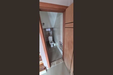 Casa à venda com 405m², 4 quartos e 6 vagas Casa à venda com 405m², 4 quartos e 6 vagasLavabo