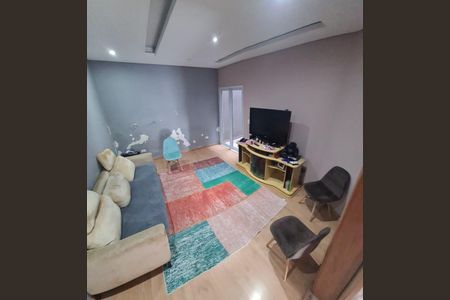 Casa à venda com 405m², 4 quartos e 6 vagas Casa à venda com 405m², 4 quartos e 6 vagasQuarto 4