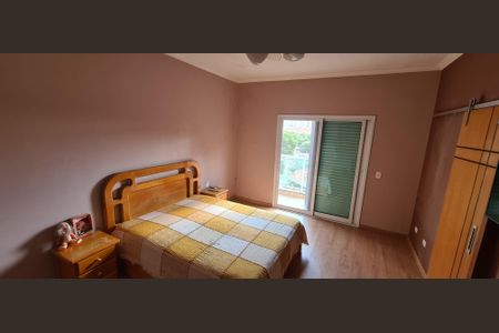 Casa à venda com 405m², 4 quartos e 6 vagas Casa à venda com 405m², 4 quartos e 6 vagasQuarto 2