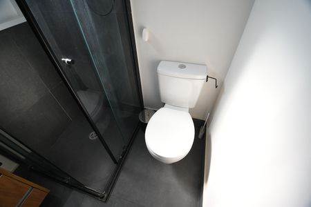 Banheiro de apartamento para alugar com 1 quarto, 40m² em Cambuí, Campinas