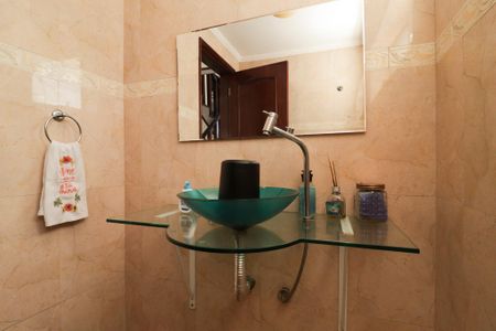 Casa para alugar com 350m², 4 quartos e 2 vagas Casa para alugar com 350m², 4 quartos e 2 vagasLavabo