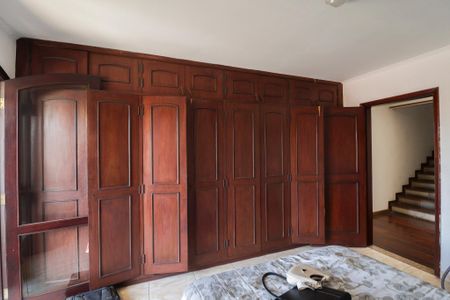 Casa para alugar com 350m², 4 quartos e 2 vagas Casa para alugar com 350m², 4 quartos e 2 vagasSuíte 1