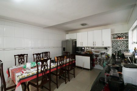 Casa para alugar com 350m², 4 quartos e 2 vagas Casa para alugar com 350m², 4 quartos e 2 vagasCozinha