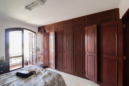 Casa para alugar com 350m², 4 quartos e 2 vagas Casa para alugar com 350m², 4 quartos e 2 vagasSuíte 1