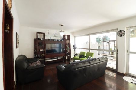 Casa para alugar com 350m², 4 quartos e 2 vagas Casa para alugar com 350m², 4 quartos e 2 vagasSala