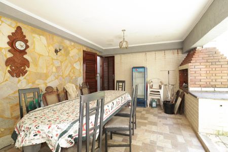 Casa para alugar com 350m², 4 quartos e 2 vagas Casa para alugar com 350m², 4 quartos e 2 vagasChurrasqueira