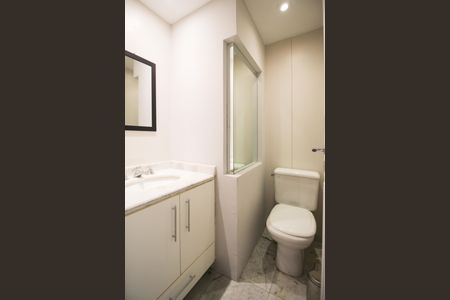 Lavabo de apartamento à venda com 2 quartos, 72m² em Vila Nova Conceição, São Paulo