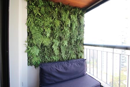 Varanda de apartamento à venda com 2 quartos, 72m² em Vila Nova Conceição, São Paulo