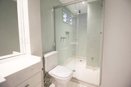 Apartamento à venda com 72m², 2 quartos e 2 vagasBanheiro da Suíte