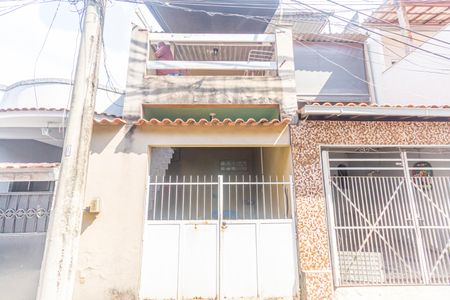 Casa para alugar com 80m², 2 quartos e 1 vaga Casa para alugar com 80m², 2 quartos e 1 vagaFachada