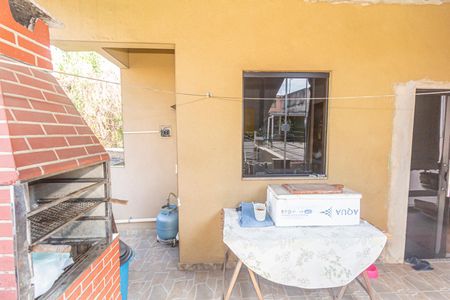 Casa para alugar com 80m², 2 quartos e 1 vaga Casa para alugar com 80m², 2 quartos e 1 vagaVaranda