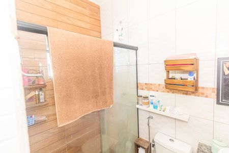 Casa para alugar com 80m², 2 quartos e 1 vaga Casa para alugar com 80m², 2 quartos e 1 vagaBanheiro