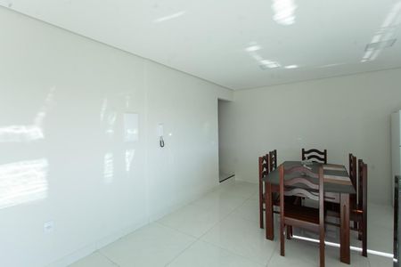 Casa para alugar com 70m², 2 quartos e 1 vagaSala