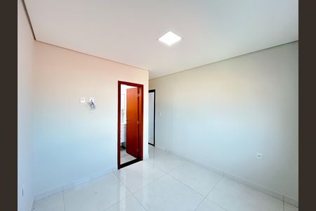 Casa à venda com 70m², 2 quartos e 1 vaga Casa à venda com 70m², 2 quartos e 1 vagaSuíte